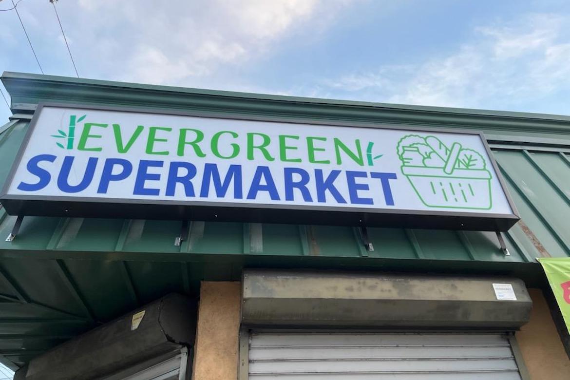 Evergreen Supermarket Gets New Signs